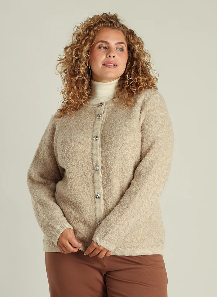 Yesta Genny Cardi