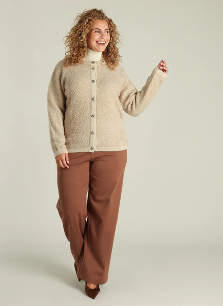 Yesta Genny Cardi
