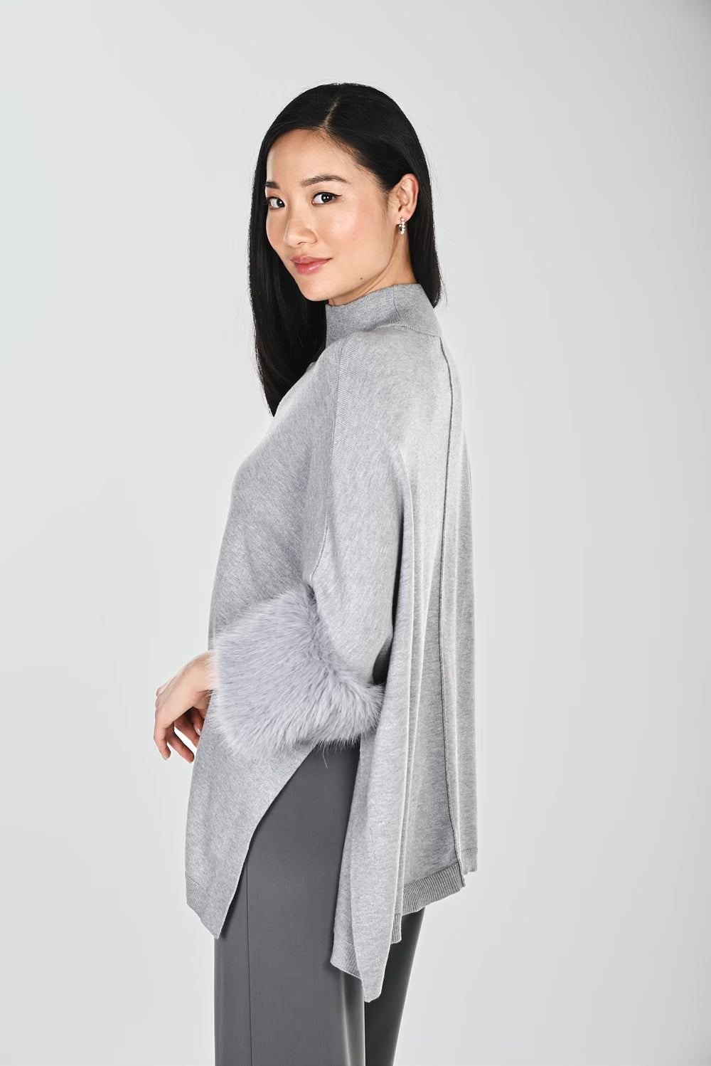 Frank Lyman Cape W/Fur