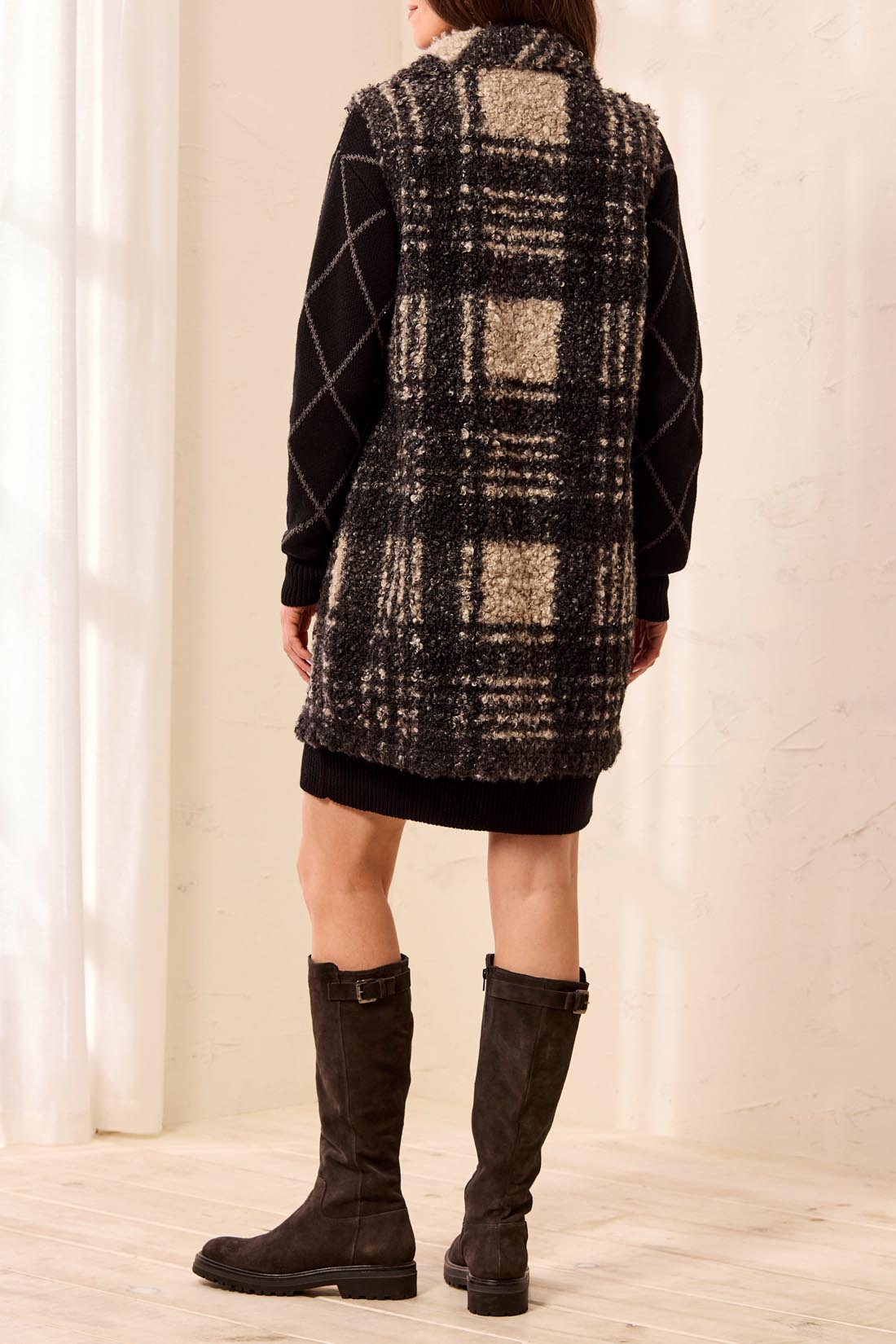 Tribal Bttn Front Vest