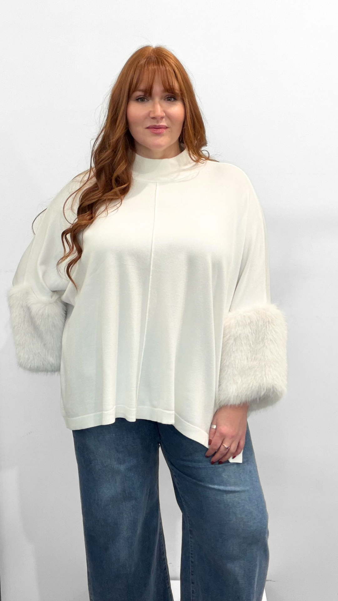 Frank Lyman Cape W/Fur