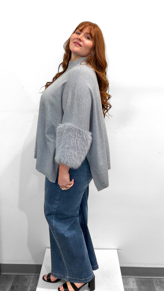 Frank Lyman Cape W/Fur