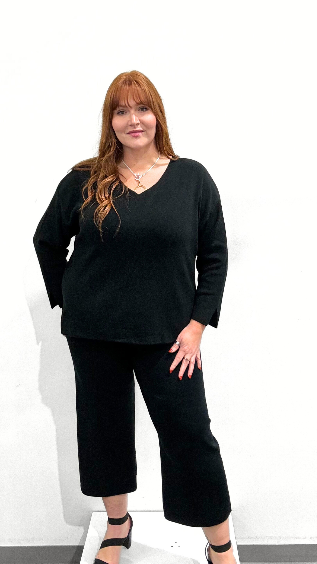 Mat V-Neck Sweater