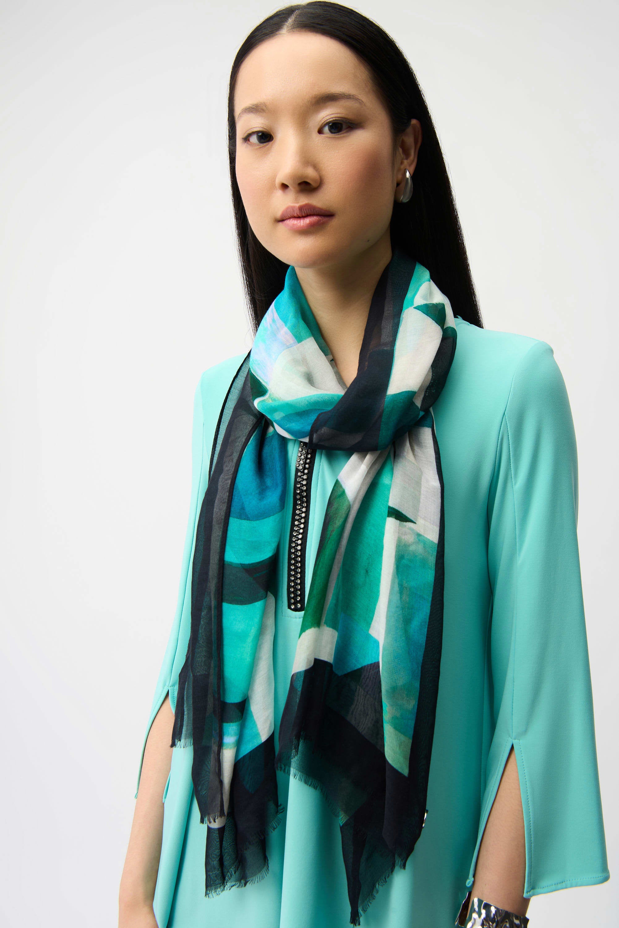 Joseph Ribkoff Scarf