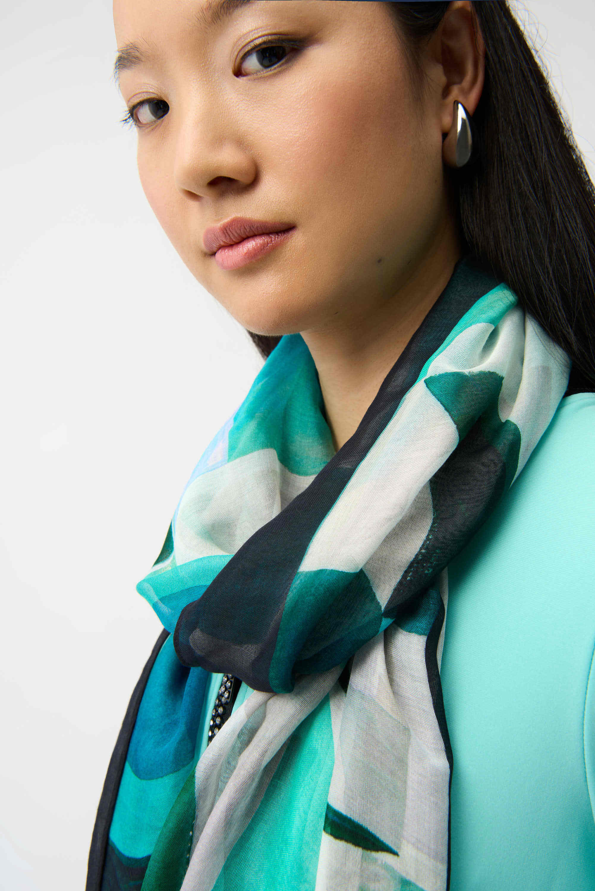 Joseph Ribkoff Scarf