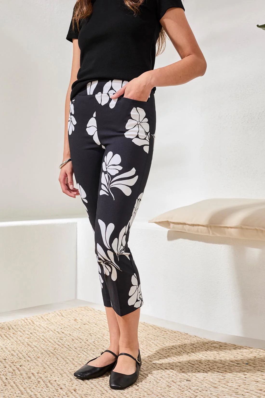 Tribal Pull On Capri