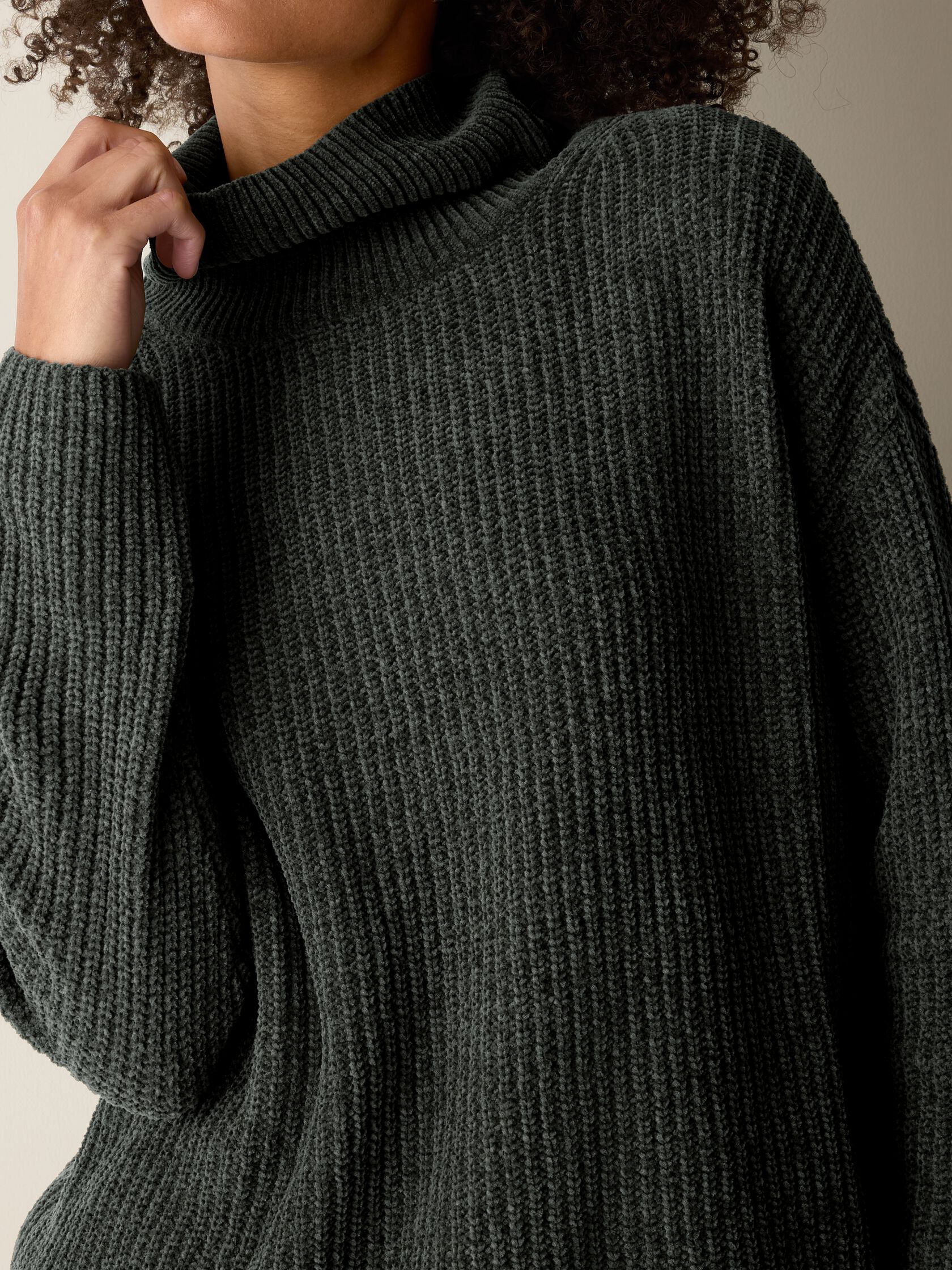 (Pre-Order) Turtle Neck Sweater