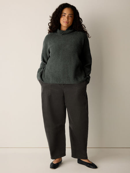 (Pre-Order) Turtle Neck Sweater