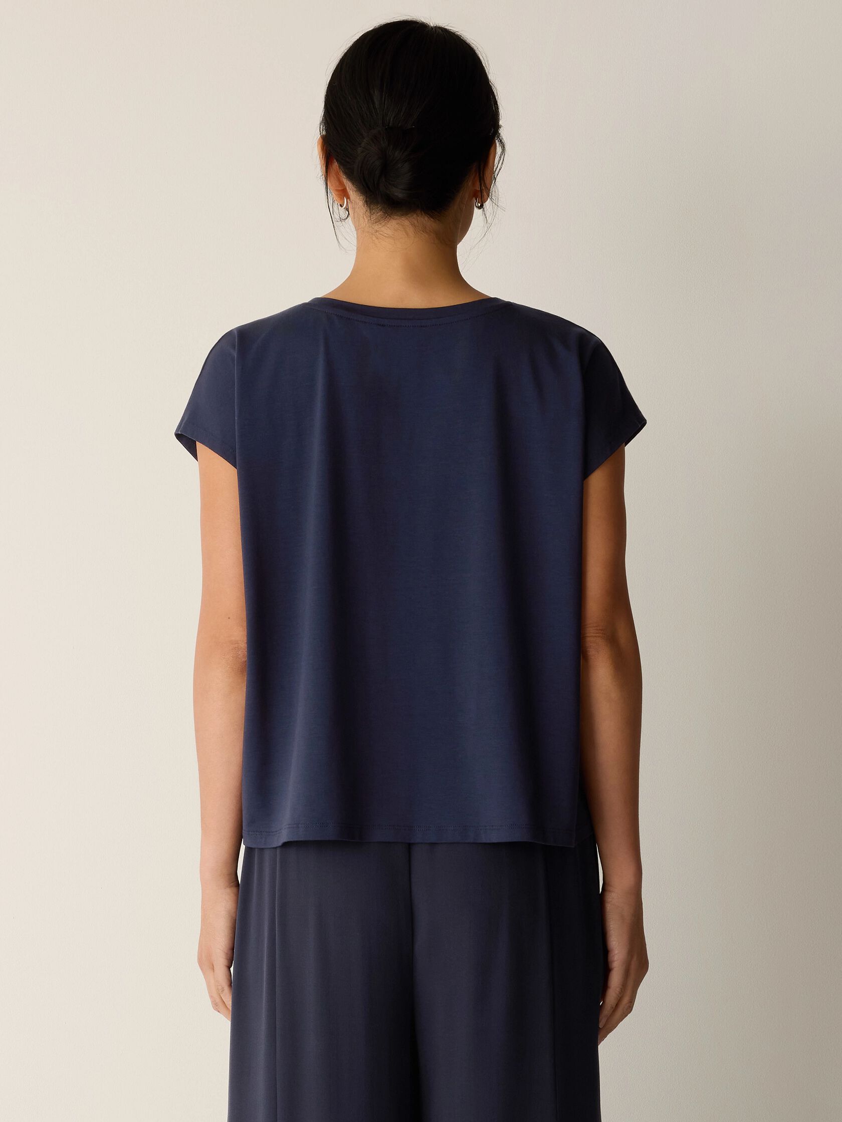 (Pre-Order) Eileen Fisher V-Neck Square Top