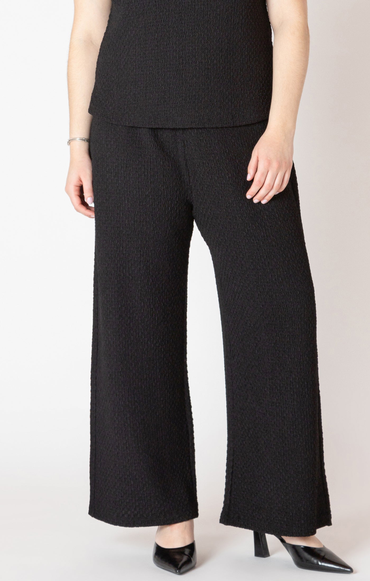 Dex Textured Flowy Pant